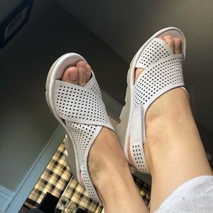 Clark’s Artisan Clarence Award white sandals